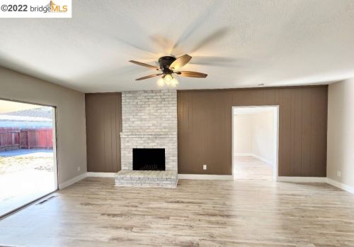 1728 Vine St, Lodi CA  95240-4853 exterior