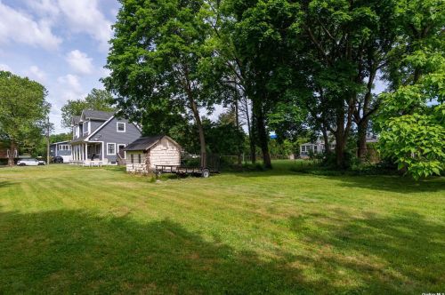 312 5th St, Elwood NY  11731-2815 exterior