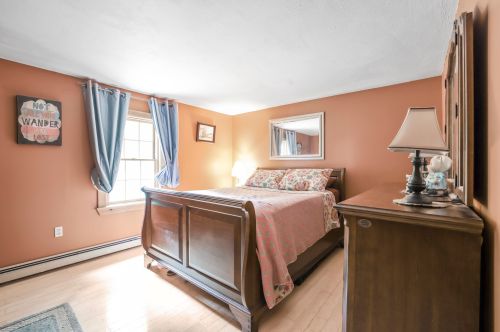 91 Hamwoods Rd, Alton NH  03809-5038 exterior