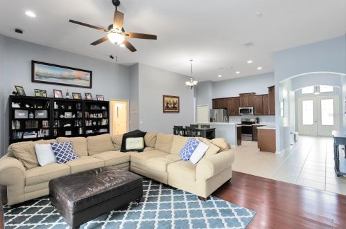 2424 Pond Cove Way, Apopka FL  32712-4886 exterior