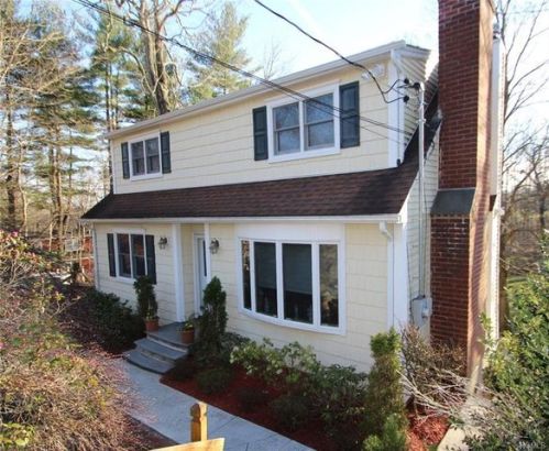 11 Charles St, Valhalla, NY 10595-1209
