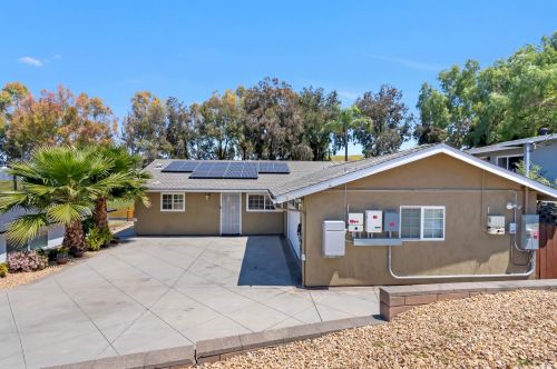 8555 Dobyns Dr, Santee CA  92071-3907 exterior