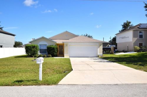 1911 Manatee Ln, Kissimmee, FL 34759-5339