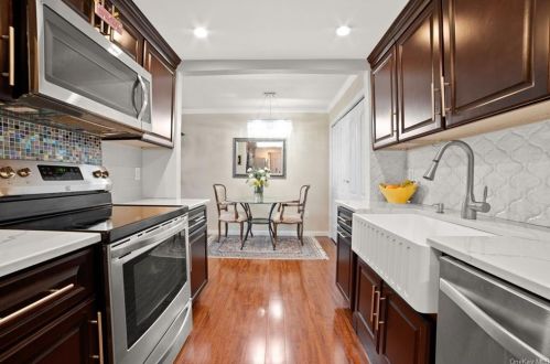 300 High Point Dr, Hartsdale, NY 10530-1140