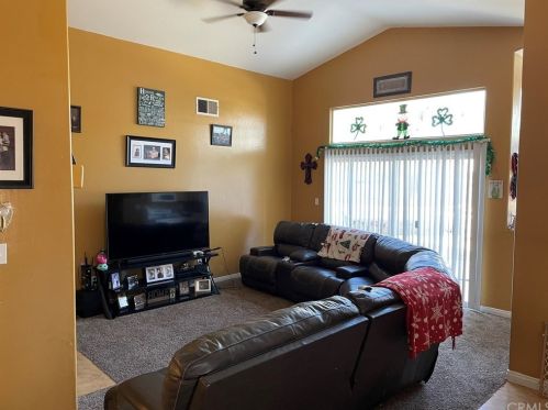 5107 Hummingbird Ct, Bakersfield, CA 93313-4519