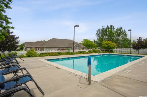 3218 Hunter Villa Ln, Salt Lake City UT  84128-7259 exterior