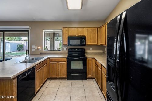 16047 Desert Ln, Sun City, AZ 85374-7850