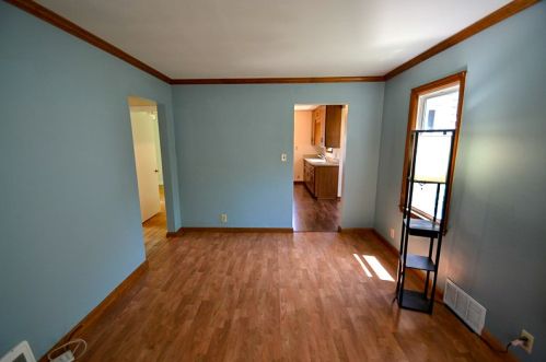 3264 Lakefield Dr, Milwaukee, WI 53215-4271