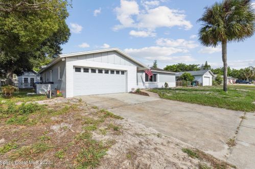 2235 Robinswood Rd, Titusville, FL 32780-4512