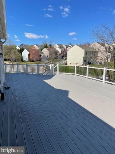 8094 Paper Birch Dr, Lorton VA  22079-5654 exterior