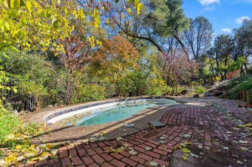 18252 Hummingbird Dr, Lake Wildwood CA  95946-9699 exterior