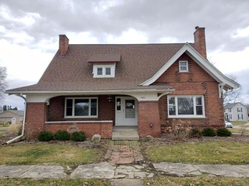523 4th St, Buchanan, IA 52772-1933