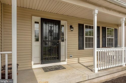 142 Laurel Trl, Swedesboro NJ  08085-4074 exterior