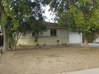 1300 Sylvia Dr, Bakersfield, CA 93304-6060