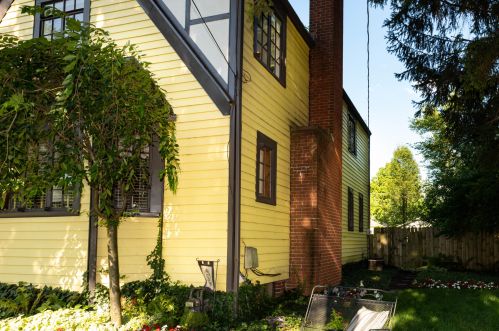 250 Lawnview Ave, Springfield, OH 45505-1433