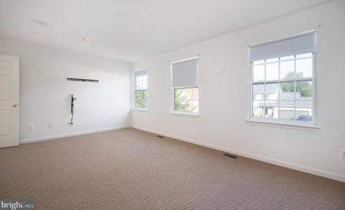 216 Shetland Dr, New Castle DE  19720-8832 exterior