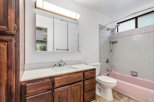 1006 Rutledge Ave, Santa Rosa CA  95404-5510 exterior