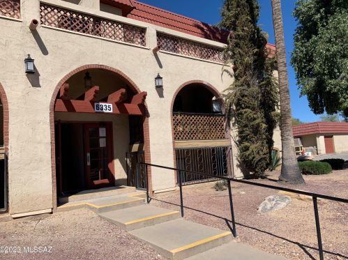 6335 Barcelona Ln, Tucson, AZ 85704-5466