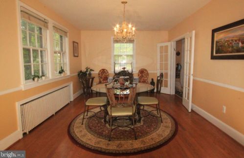 912 Hillwood Ave, Falls Church VA  22042-2421 exterior