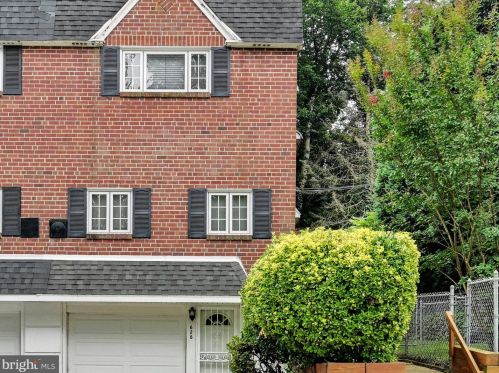 628 Gorgas Ln, Philadelphia, PA 19119-1324