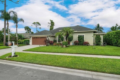203 Monterey Way, West Palm Beach, FL 33411-7813