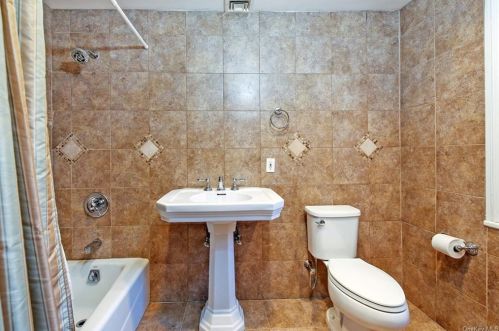 221 Oscawana Lake Rd, Tompkins Corners NY  10579-2600 exterior