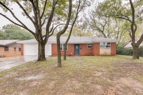 509 Franklin Dr, Euless, TX 76040-4405