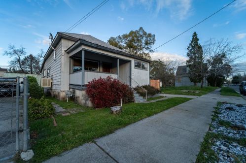 1435 4th Ave, Oroville CA  95965-4662 exterior