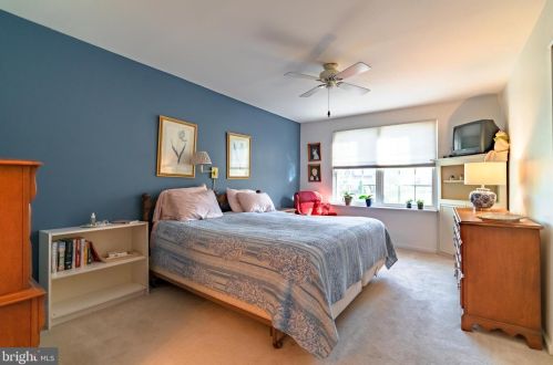 1144 Oxford Cir, Lansdale PA 19446-6652 exterior