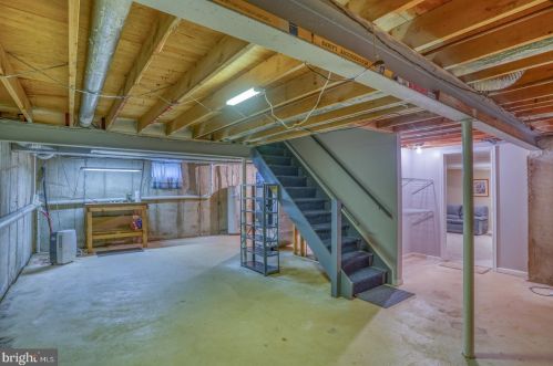 42 Saratoga Dr, New Castle DE  19720-4232 exterior