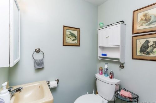 7 Lk Shr Dr, Exeter CT 06249-1934 exterior