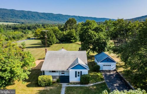 6 Mc Crea Rd, North Newton, PA 17241-9755