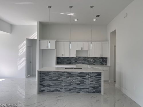 2801 41st St, Lehigh Acres, FL 33976-4702