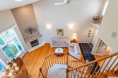 1632 Cherry Blossom Dr, Hammond IN 46321-5143 exterior