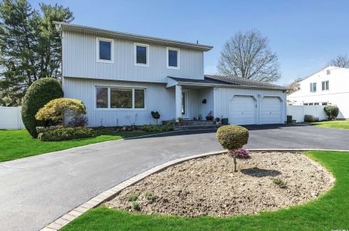 19 Cortland Ave, Muttontown, NY 11753-1505