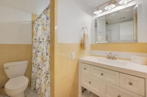 3030 Binnacle Dr, Naples FL  34103-4158 exterior