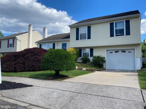 127 Independence Dr, Yardley, PA 19067-4910