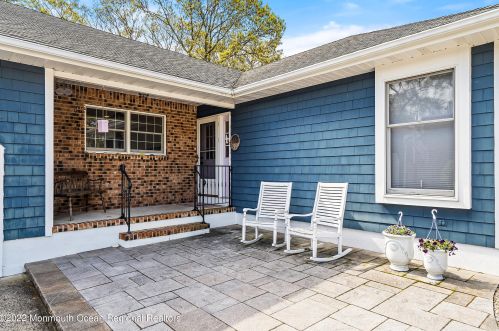 9 Lawrence Dr, Bricktown, NJ 08724-4374