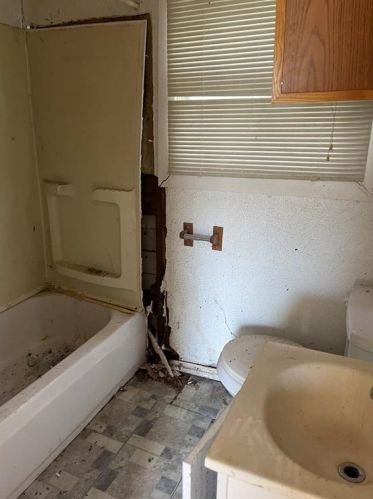 3007 Walnut St, Greenville TX  75401-3042 exterior