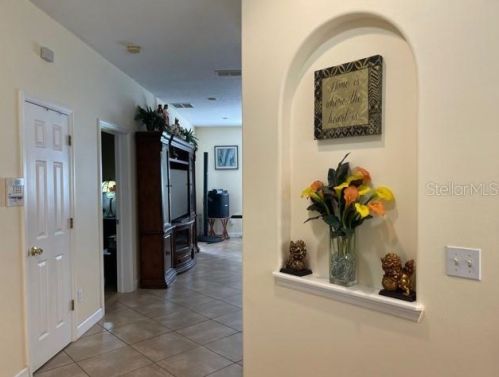575 Hibiscus Cove Dr, Orlando, FL 32807-3309