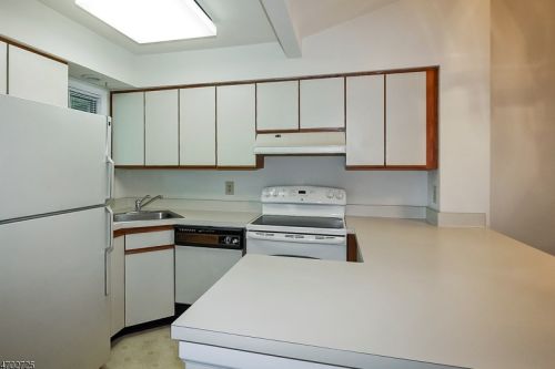 34 Troon Ter, Annandale NJ  08801-1603 exterior