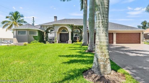 180 Grant Rd, Merritt Island, FL 32953-8318