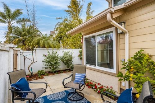 513 15th St, Huntington Beach CA  92648-4045 exterior