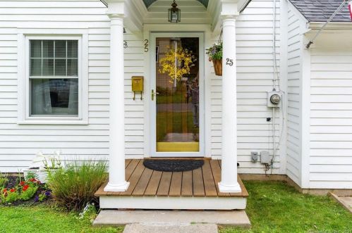 25 Prospect Pl, Northville, CT 06776-3805