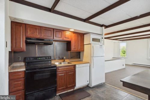 7648 Ardleigh St, Philadelphia PA 19118-3415 exterior