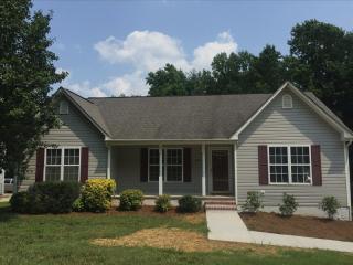212 Radford St, Winston Salem, NC 27106-3718