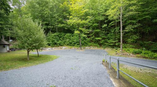 1044 Plain Rd, Hinsdale NH  03451-2150 exterior