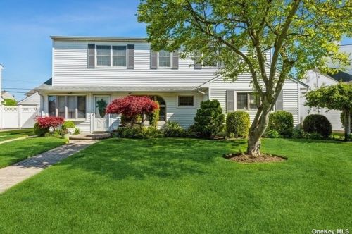 2561 Kensington Rd, Hempstead, NY 11554-3418