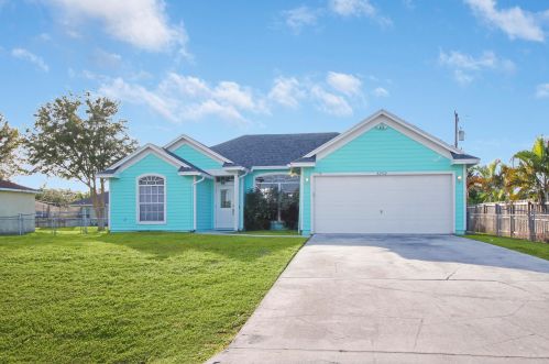 3250 Crumpacker St, Fort Pierce, FL 34953-4611