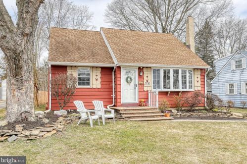 479 Thomas Ave, Barrington, NJ 08007-1022
